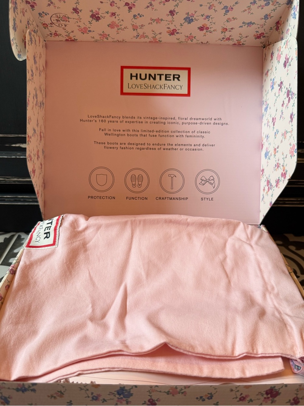 NWT and Box Hunter X LoveShackFancy Play Short Rain Boots/ Sunrise Patchwork - Picture 9 of 14